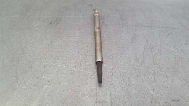 Świeca żarowa 8200445627 RENAULT