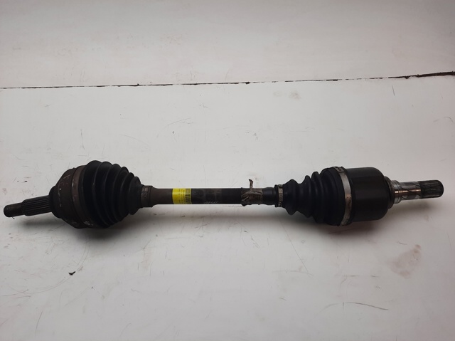 Półoś napędowa przednia lewa 8200452272 NISSAN