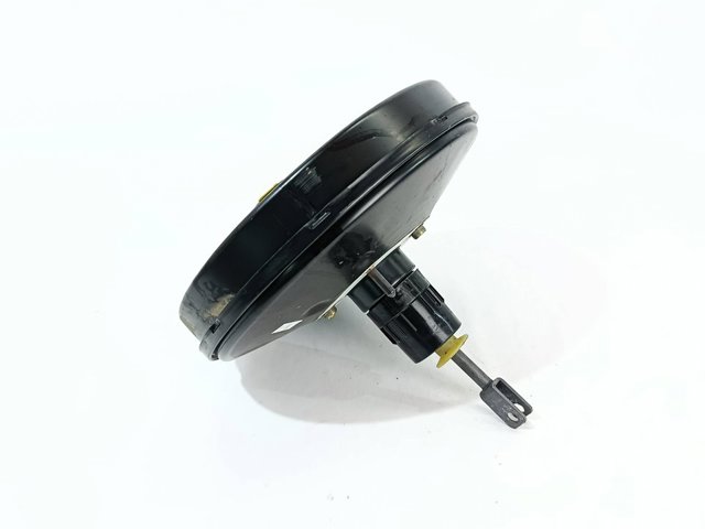 Wzmacniacz próżniowy hamulców 8200453735 RENAULT