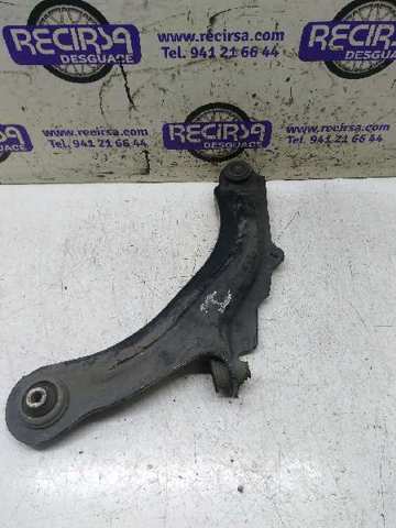 Wahacz zawieszenia przedniego dolny lewy 8200457208 RENAULT