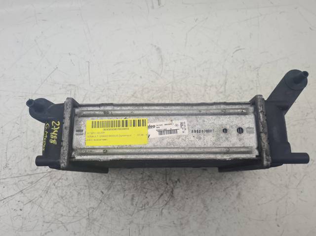 Chłodnica intercoolera 8200471885 RENAULT