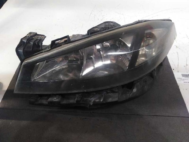 Reflektor lewy 8200481196 RENAULT