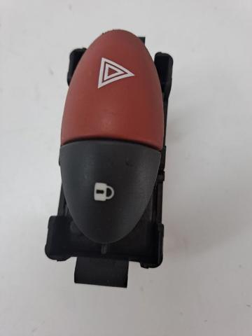 Przycisk włączania światła awaryjnego 8200483813 RENAULT