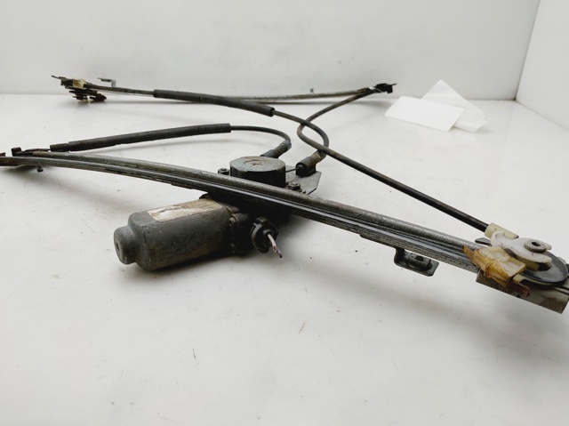 Mechanizm podnoszenia szyby drzwi przednich lewych 8200485195 RENAULT