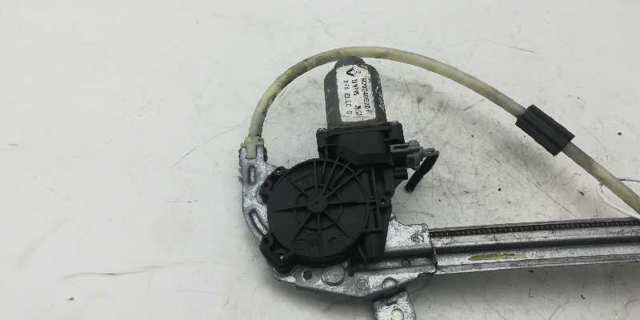 Mechanizm podnoszenia szyby drzwi tylnych lewych 8200485201 RENAULT