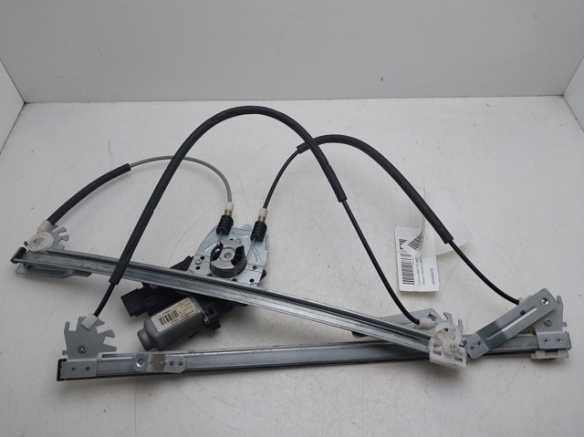Mechanizm podnoszenia szyby drzwi przednich prawych 8200485230 RENAULT