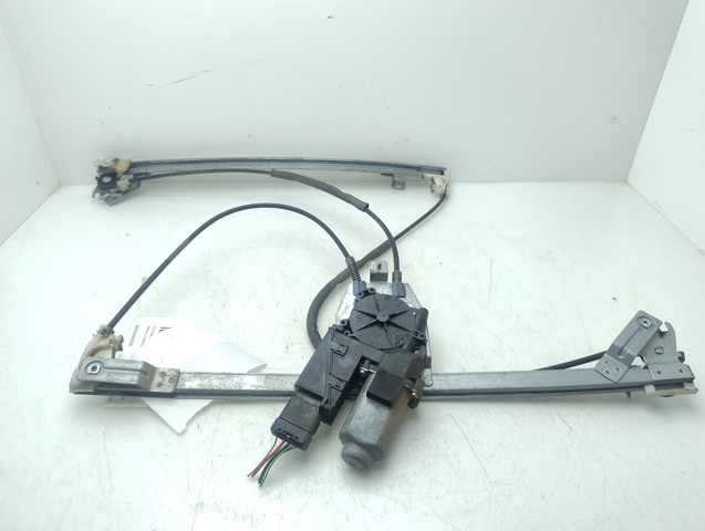 Mechanizm podnoszenia szyby drzwi przednich prawych 8200485230 RENAULT