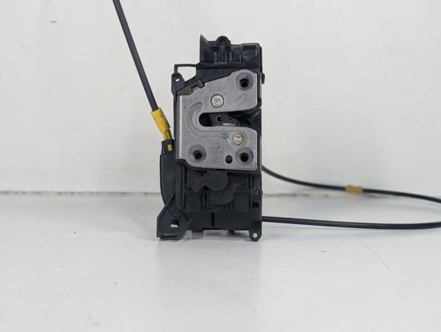 Zamek drzwi przednich prawych 8200497604 RENAULT