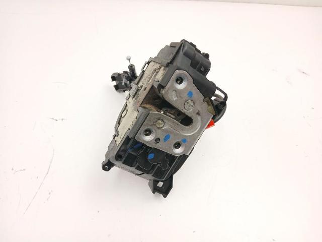 Zamek drzwi przednich prawych 8200497604 RENAULT