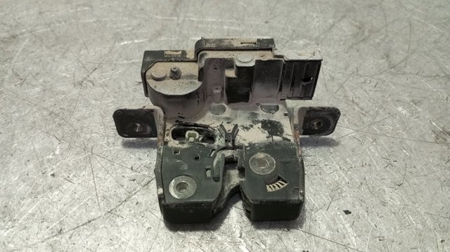 Zamek klapy bagażnika (3/5 drzwi tylnych) 8200497798 RENAULT