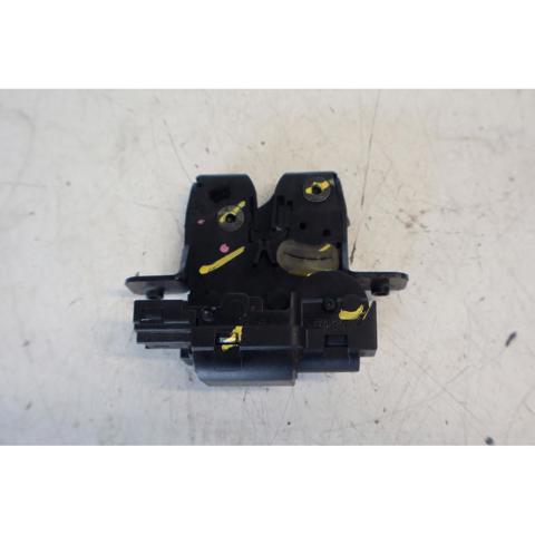 Zamek klapy bagażnika (3/5 drzwi tylnych) 8200497798B RENAULT