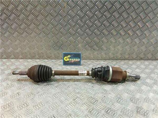 Półoś napędowa przednia lewa 8200499585 RENAULT