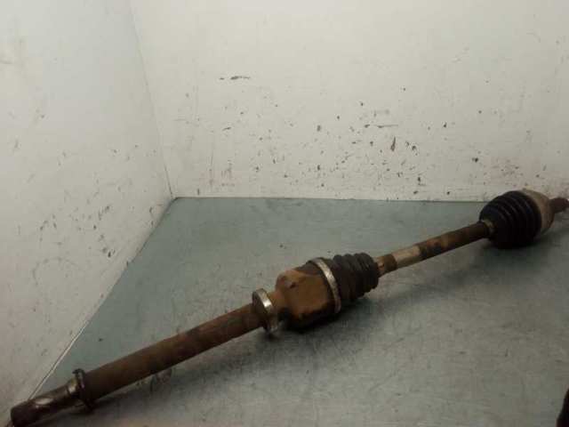 Półoś napędowa przednia prawa 8200499586 RENAULT