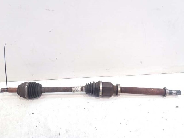 Półoś napędowa przednia prawa 8200499586 RENAULT