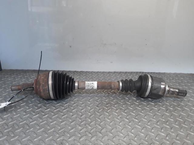Półoś napędowa przednia lewa 8200500684 RENAULT