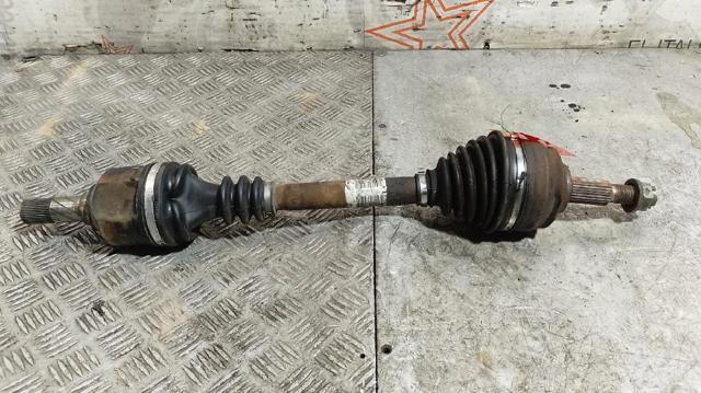 Półoś napędowa przednia lewa 8200500684 RENAULT