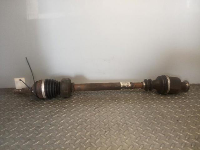 Półoś napędowa przednia prawa 8200503359 RENAULT