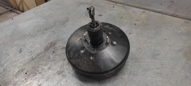 Wzmacniacz próżniowy hamulców 8200506830 RENAULT