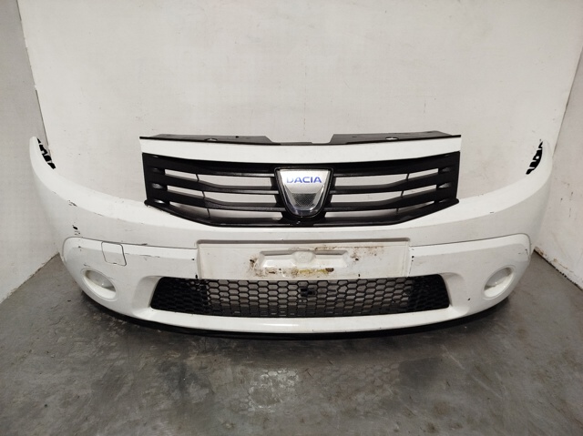 Zderzak przedni 8200526596 RENAULT