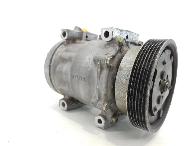 Sprężarka klimatyzacji 8200526884A RENAULT