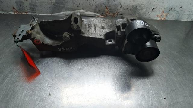 Wspornik alternatora 8200527320 NISSAN