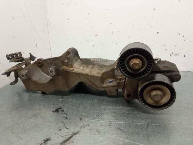 Wspornik alternatora 8200527320 NISSAN