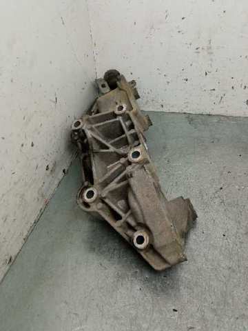 Wspornik alternatora 8200527320 NISSAN