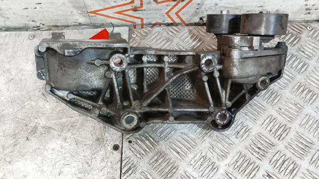 Wspornik alternatora 8200527320 NISSAN