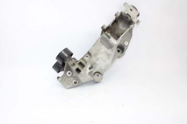 Wspornik alternatora 8200527320 RENAULT