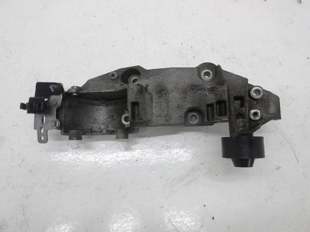 Wspornik alternatora 8200527320 RENAULT