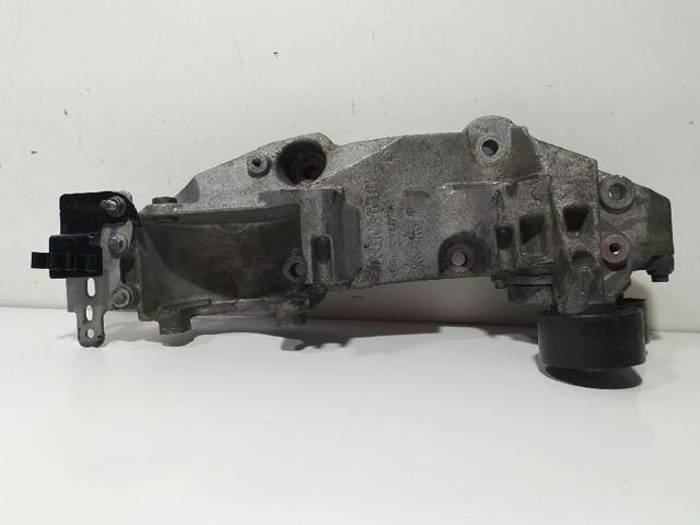 Wspornik alternatora 8200527320 RENAULT