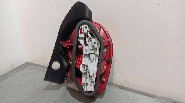 Lampa zespolona tylna lewa 8200538786 RENAULT