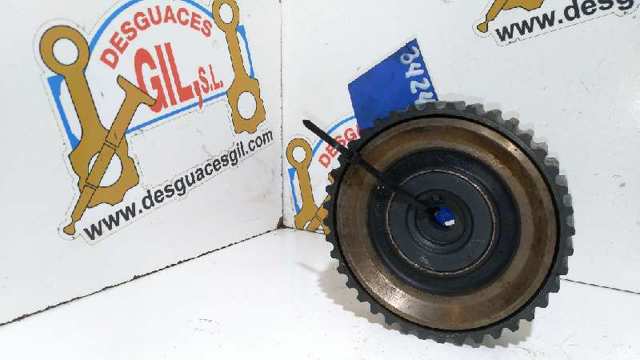 Koło zębatewalcowe wałka rozrządu silnika 8200548227 RENAULT