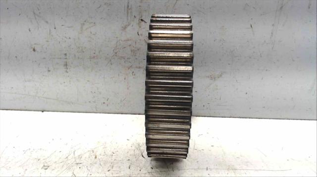 Koło zębatewalcowe wałka rozrządu silnika 8200548227 RENAULT