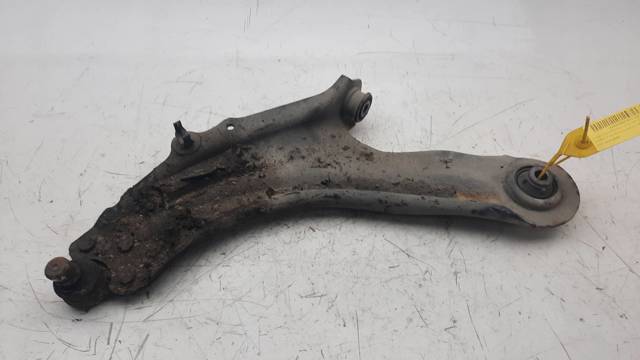 Silentblock przedniego wahacza dolnego 8200586564 RENAULT