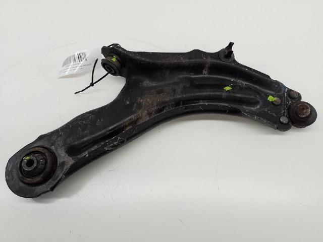 Wahacz zawieszenia przedniego dolny prawy 8200586567 RENAULT