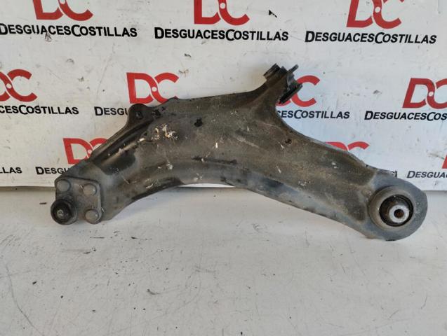Wahacz zawieszenia przedniego dolny prawy 8200586567 RENAULT