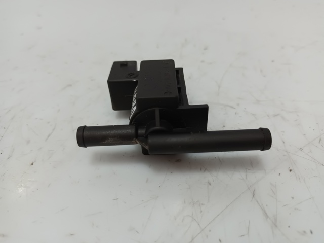 Zawór elektromagnetyczny regulacji klapy EGR 8200603558 NISSAN
