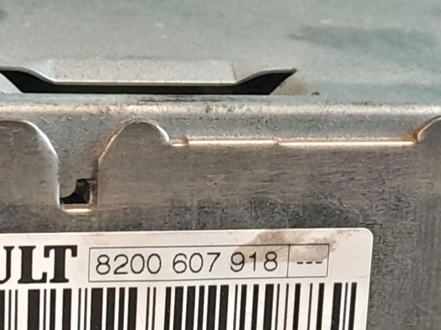 Radioodtwarzacz (radio AM/FM) 8200607918 RENAULT