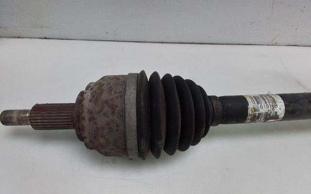 Półoś napędowa przednia prawa 8200618168 RENAULT