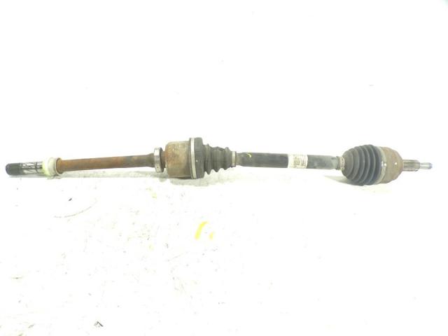 Półoś napędowa przednia prawa 8200618168 RENAULT