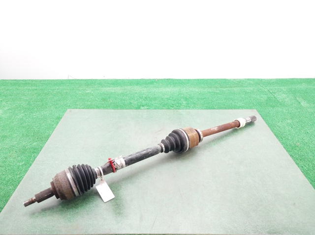 Półoś napędowa przednia prawa 8200618168 RENAULT