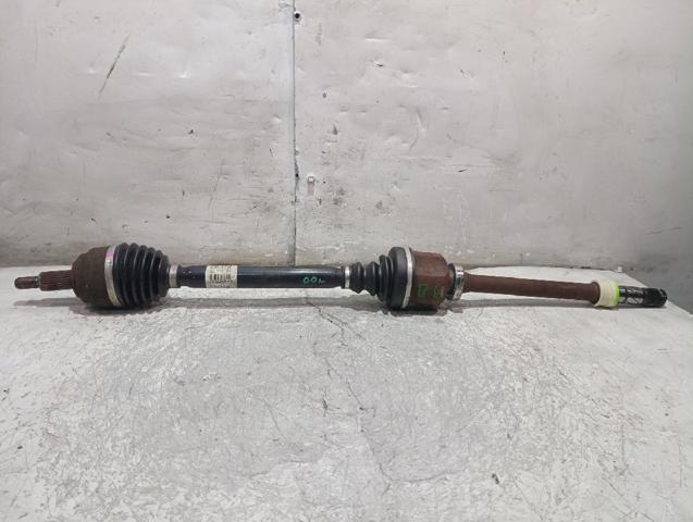 Półoś napędowa przednia prawa 8200618168 RENAULT
