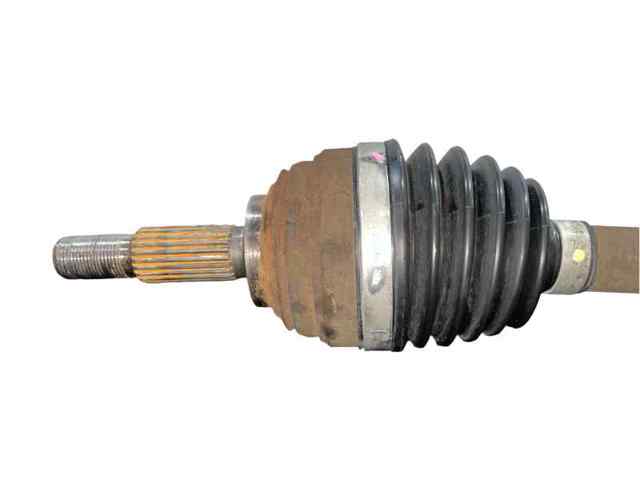 Półoś napędowa przednia prawa 8200626038 RENAULT