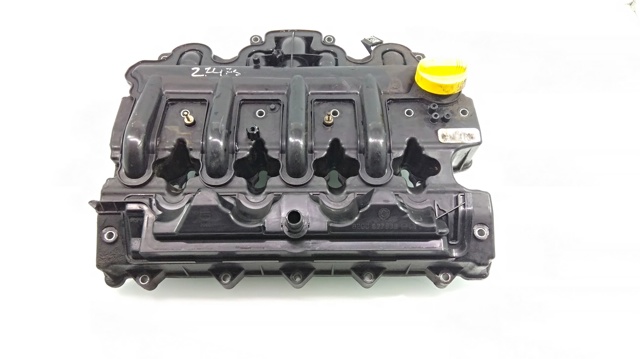 Pokrywa zaworowa 8200627939 RENAULT