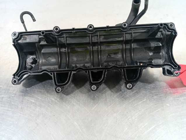 Pokrywa zaworowa 8200629199 RENAULT