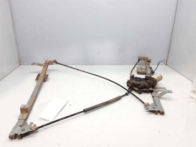 Mechanizm podnoszenia szyby drzwi przednich prawych 8200646840 RENAULT