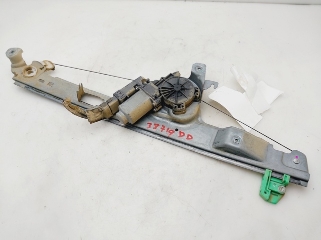 Mechanizm podnoszenia szyby drzwi przednich prawych 8200646840 RENAULT