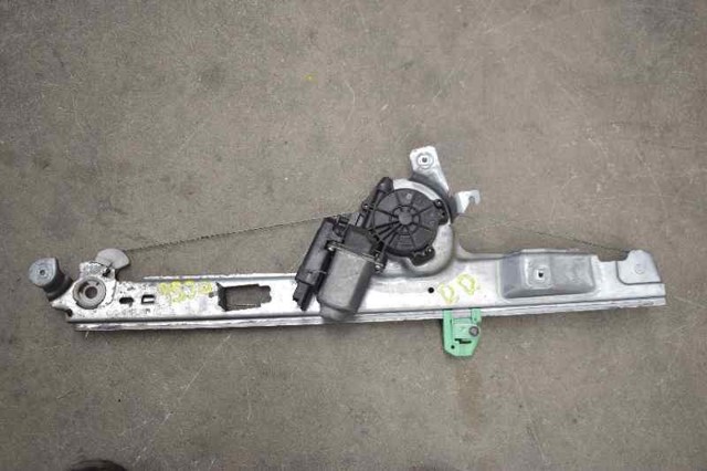 Mechanizm podnoszenia szyby drzwi przednich prawych 8200646840 RENAULT