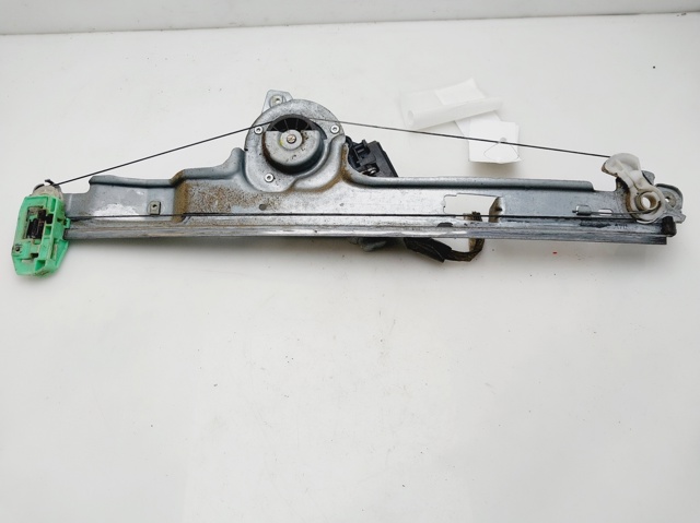 Mechanizm podnoszenia szyby drzwi przednich prawych 8200646840 RENAULT